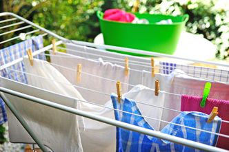 Urząd porównał różne proszki do prania. "Najlepiej" wyjdziemy na środkach z dyskontów