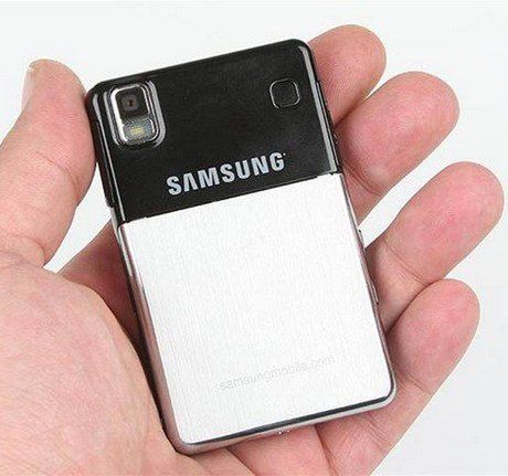 Samsung SGH-P520 we współpracy z Armanim 3