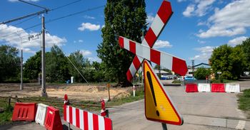 Przebudowa w Bydgoszczy. Po proteście mieszkańców przejścia przez tory przy ul. Dworzec i Magazynowej nie zostaną zlikwidowane