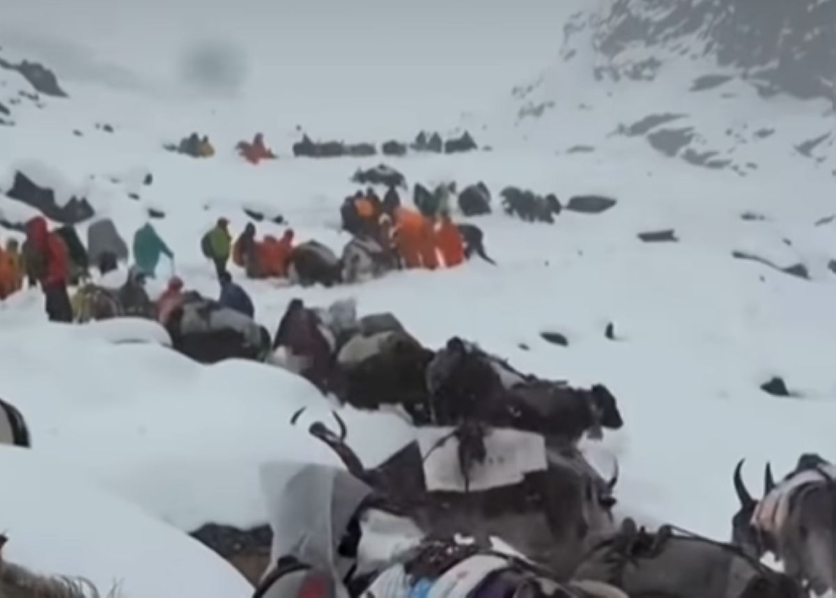 Gwałtowne śnieżyce w Chinach. Setki turystów uwięzionych w górach