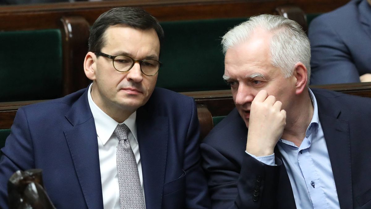 Podatek od mediów. Jarosław Gowin (po prawej) już kilka razy zablokował pomysły rządu Mateusza Morawieckiego (po lewej).