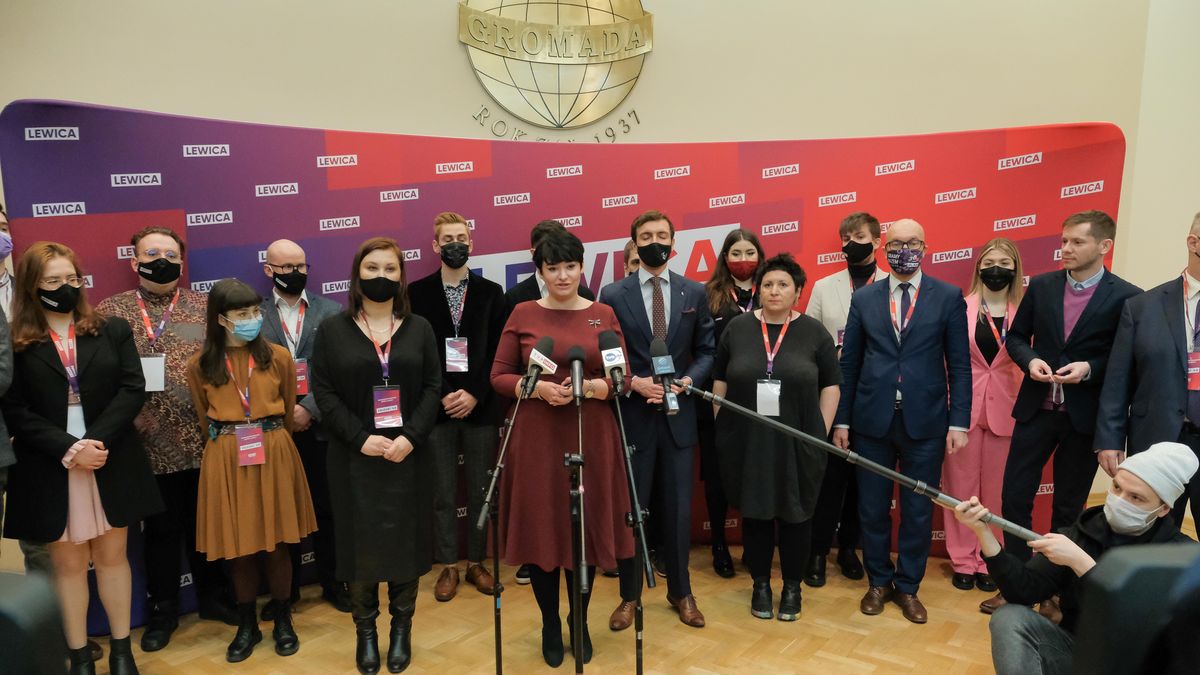 Na zdjęciu posłowie Lewicy na konferencji prasowej