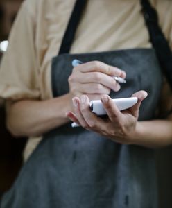 Szukają ludzi do pracy. Oferują 115 tys. zł i mieszkanie za darmo