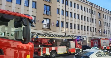 Alarm w budynku Prokuratury Okręgowej w Lublinie. Na miejscu cztery zastępy straży pożarnej [ZDJĘCIA]