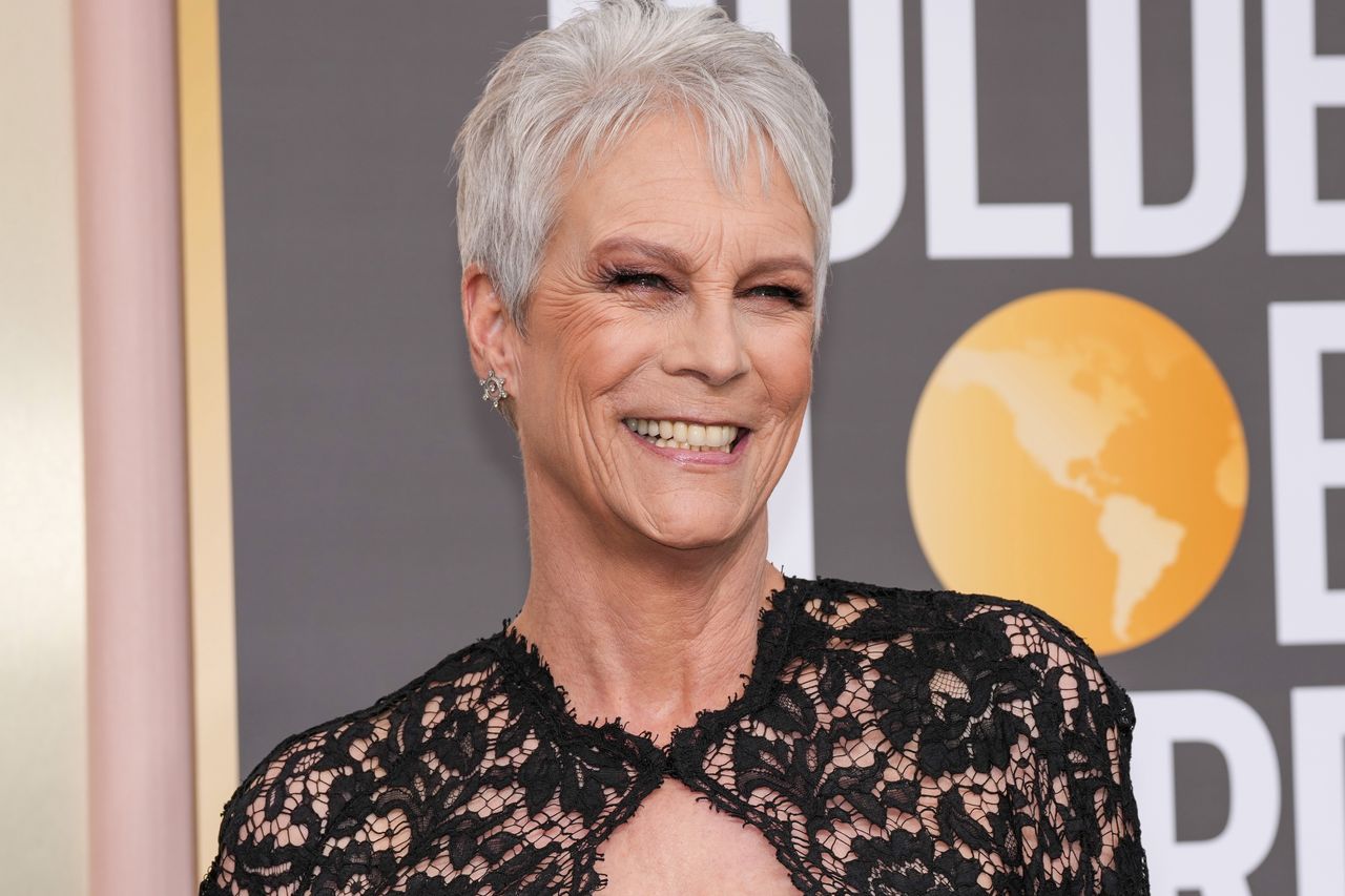 Koronkowy majstersztyk. Jamie Lee Curtis w obłędnej pelerynie