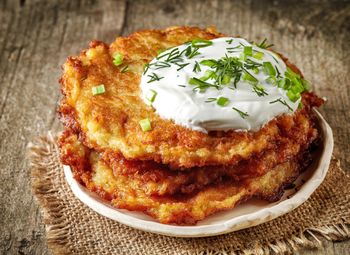 Te placki ziemniaczane są chrupiące i pyszne. W dodatku nie mają grama glutenu