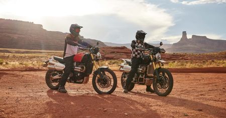 Triumph Scrambler 1200 na nowy rok modelowy. Do wyboru dwie wersje o różnym charakterze