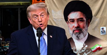 Chamenei ostro o podpisie Trumpa. Grozi "lekcją nie do zapomnienia" dla USA