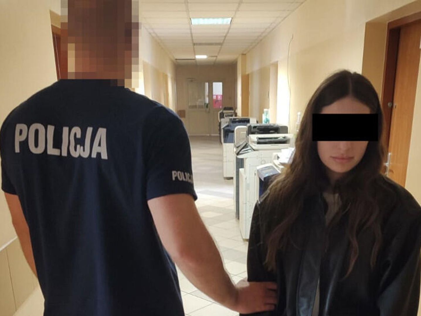 22-latka zatrzymana. Zarzut znieważenia na tle narodowościowym