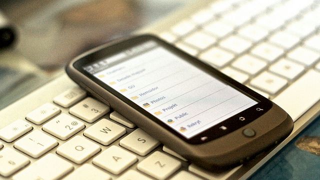 Wolimy Internet na komórce od tego na innym sprzęcie? 1