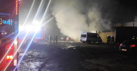 Pożar w myjni samochodowej