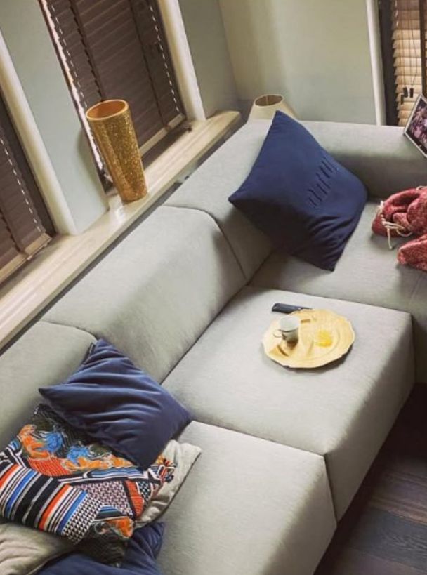 Kanapa to ważny element mieszkania Karoliny Szostak