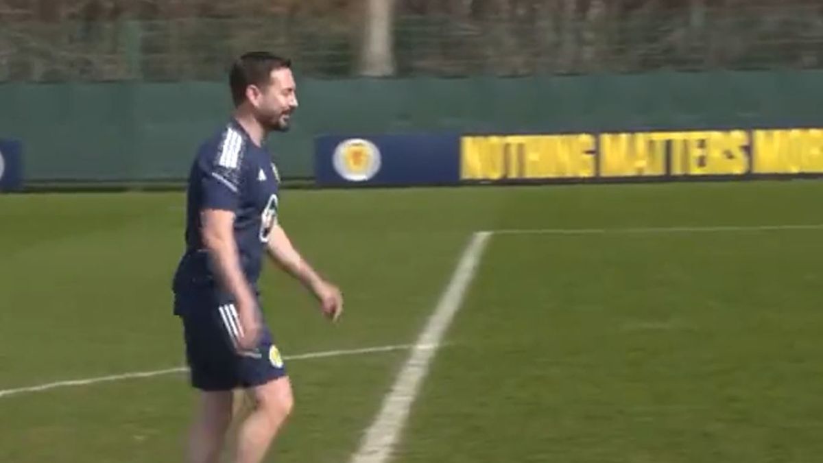Martin Compston na treningu Szkotów