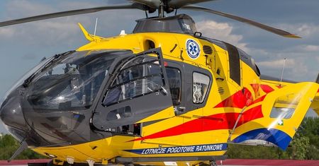 Tychy. Śmigłowiec przetransportował dziewczynkę do Katowic