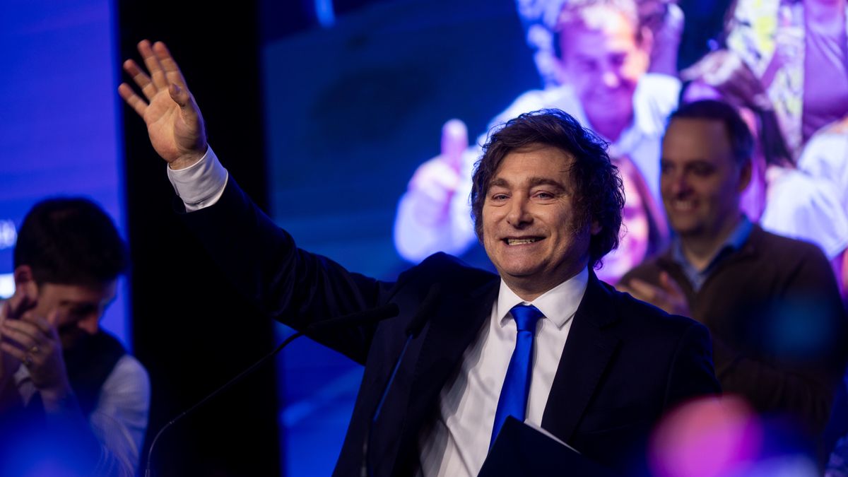 BUENOS AIRES, ARGENTINA - OCTOBER 26: President of Argentina Javier Milei waves to supporters following the mid-term elections on October 26, 2025 in Buenos Aires, Argentina. La Libertad Avanza, Milei's party, has received 40.84% of the votes with 90% scrutinized, as argentinians went to the polls amid a critical situation due to a lack of dollars in its reserves. 127 of the 257 seats in the Chamber of Deputies for the legislative period 2025-2029 will be renewed, as well as 24 of the 72 seats in the Senate of the Nation for the period 2025-2031. (Photo by Tomas Cuesta/Getty Images)