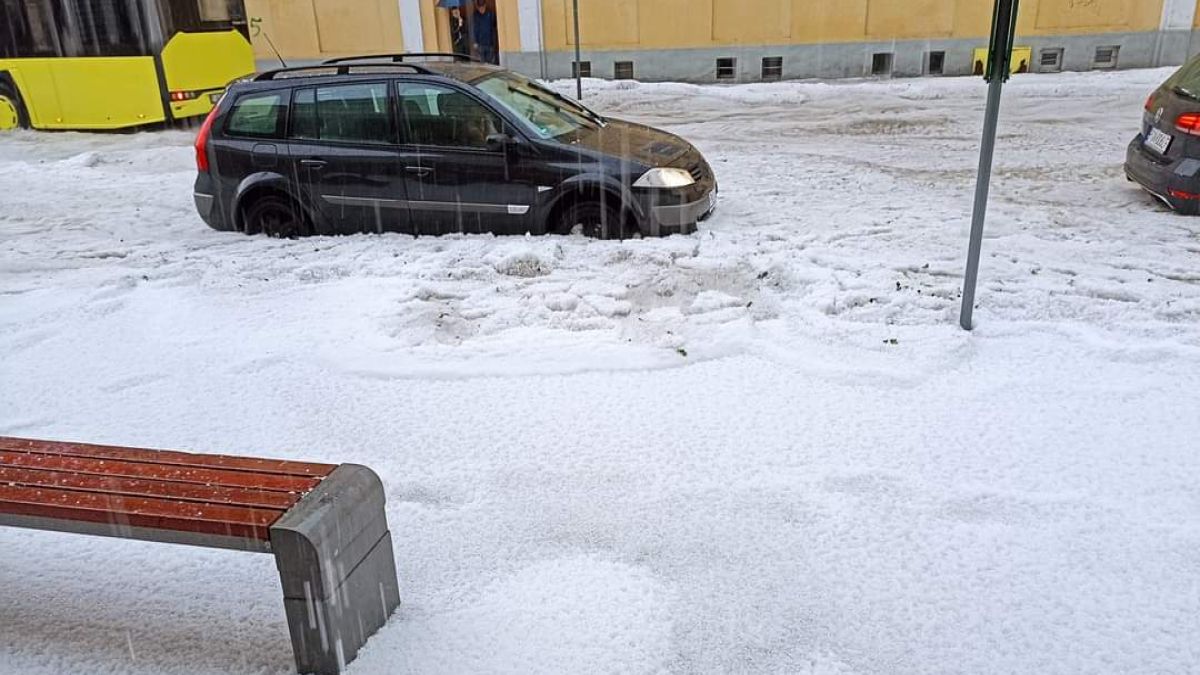 Gradobicie w Gnieźnie. Ekspert nie ma złudzeń