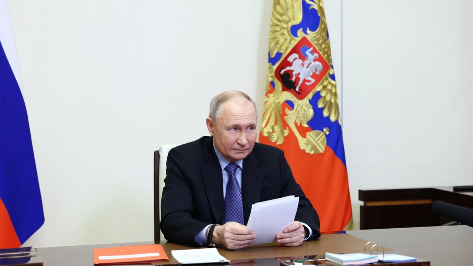 Russian President Vladimir Putin chairs a meeting with members of the Security Council via videoconference at the Novo-Ogaryovo state residence, outside Moscow, Russia, 13 February 2024. EPA/ALEXANDER KAZAKOV/SPUTNIK/KREMLIN POOL MANDATORY CREDIT Dostawca: PAP/EPA.
