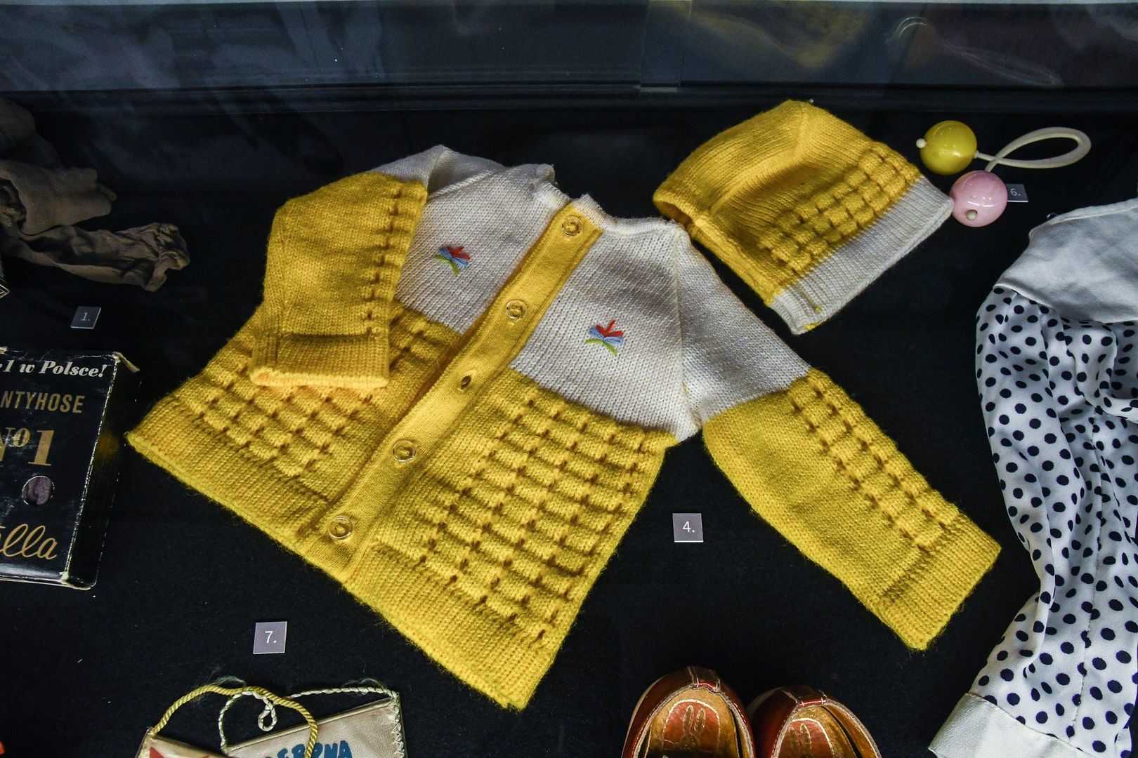 Vintage to przedmioty pochodzące sprzed 20–100 lat.  Styl vintage to połączenie estetyki minionych dekad – od lat 20. do 80. XX wieku – z wyrafinowaną prostotą, pastelową kolorystyką i funkcjonalnością.