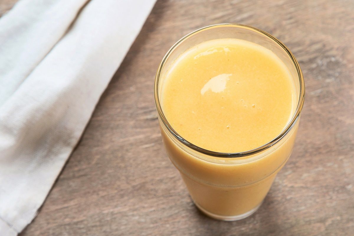 Slim down deliciously: pomelo pineapple smoothie recipe