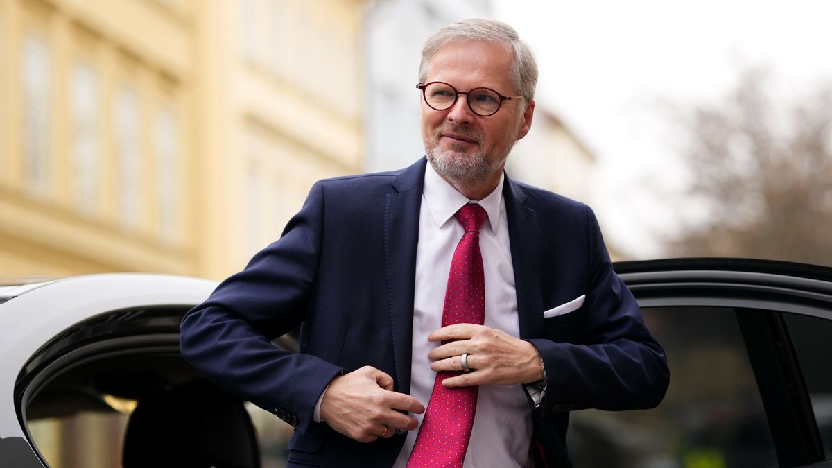 Premier Tusk na spotkaniu V4 w Pradze
Czech Republic's Prime Minister Petr Fiala arrives for the V4 meeting in Prague, Czech Republic, Tuesday, Feb. 27, 2024. (AP Photo/Petr David Josek)
Petr David Josek