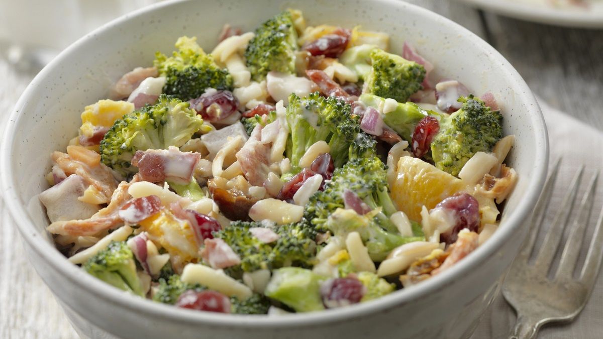 W ubiegłym roku goście na majówce wyrywali sobie salaterkę z rąk. Ta sałatka zasługuje na swoją nazwę