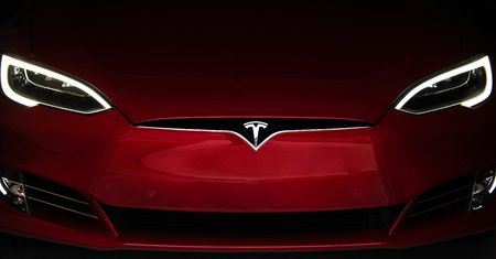 Rekordowy zasięg Tesli Model S. Ponad 1200 km na jednym ładowaniu. Jak to możliwe?