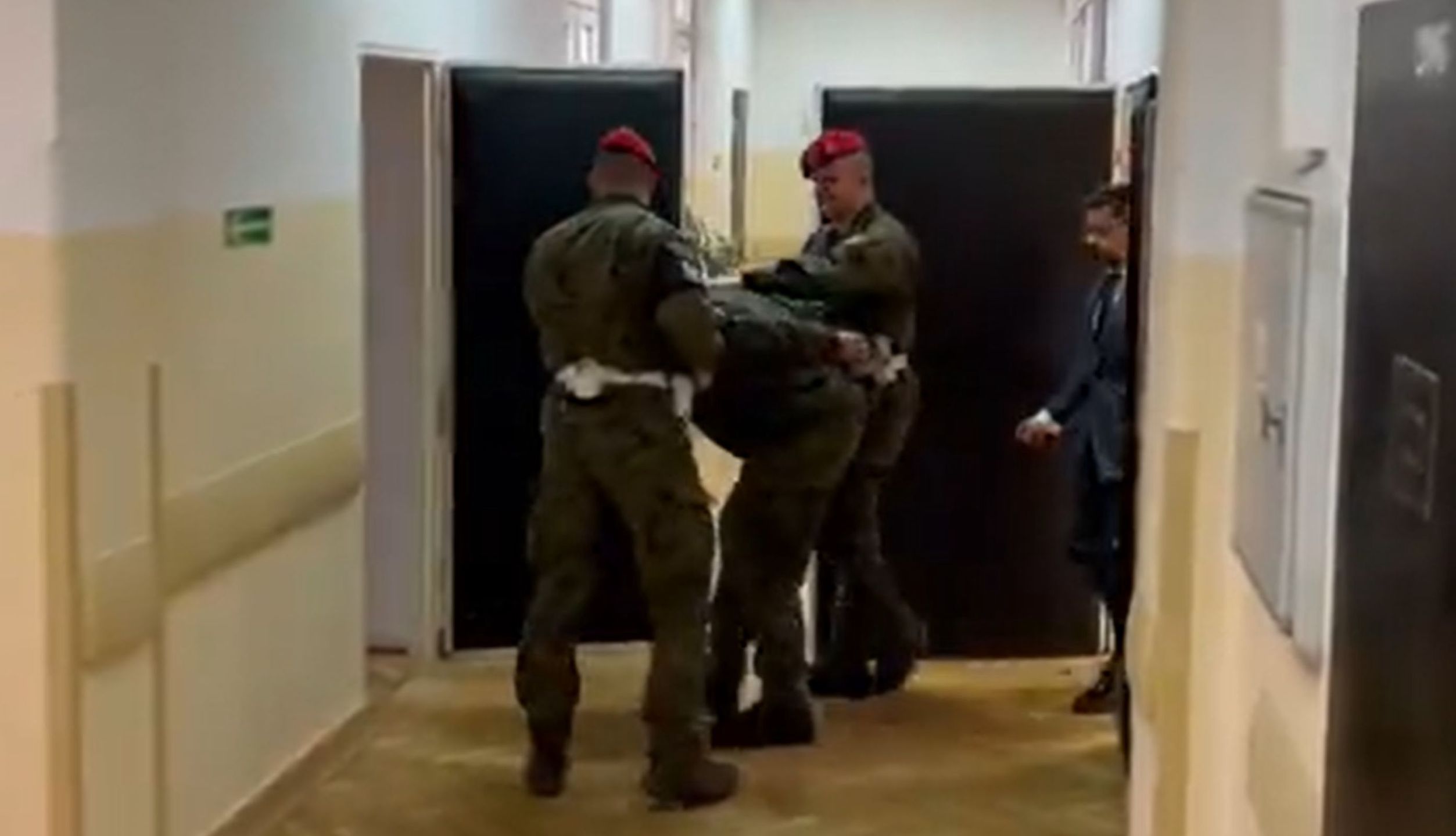 Ekspert skomentował zachowanie 25-letniego żołnierza