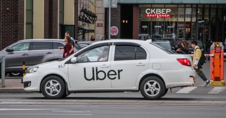 Uber sprzedaje udziały w rosyjskich firmach. Zyska miliard dolarów