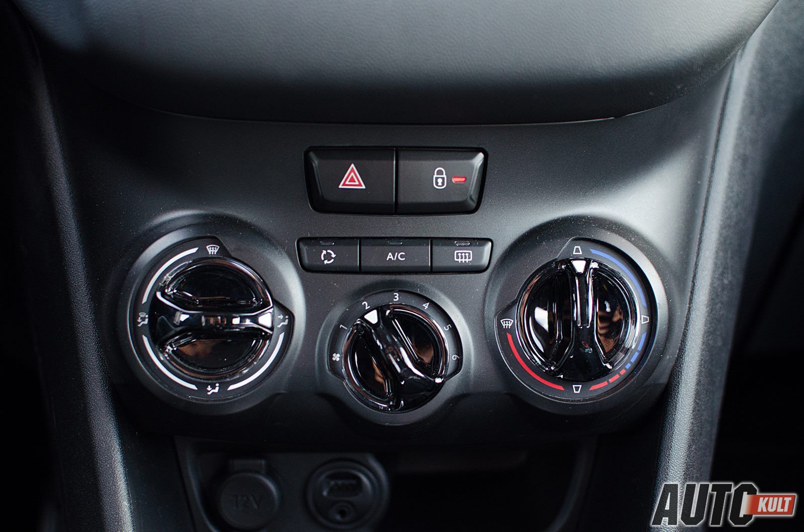 Peugeot 208 1,2 PureTech Active "Bez barier" - test [galeria] 21