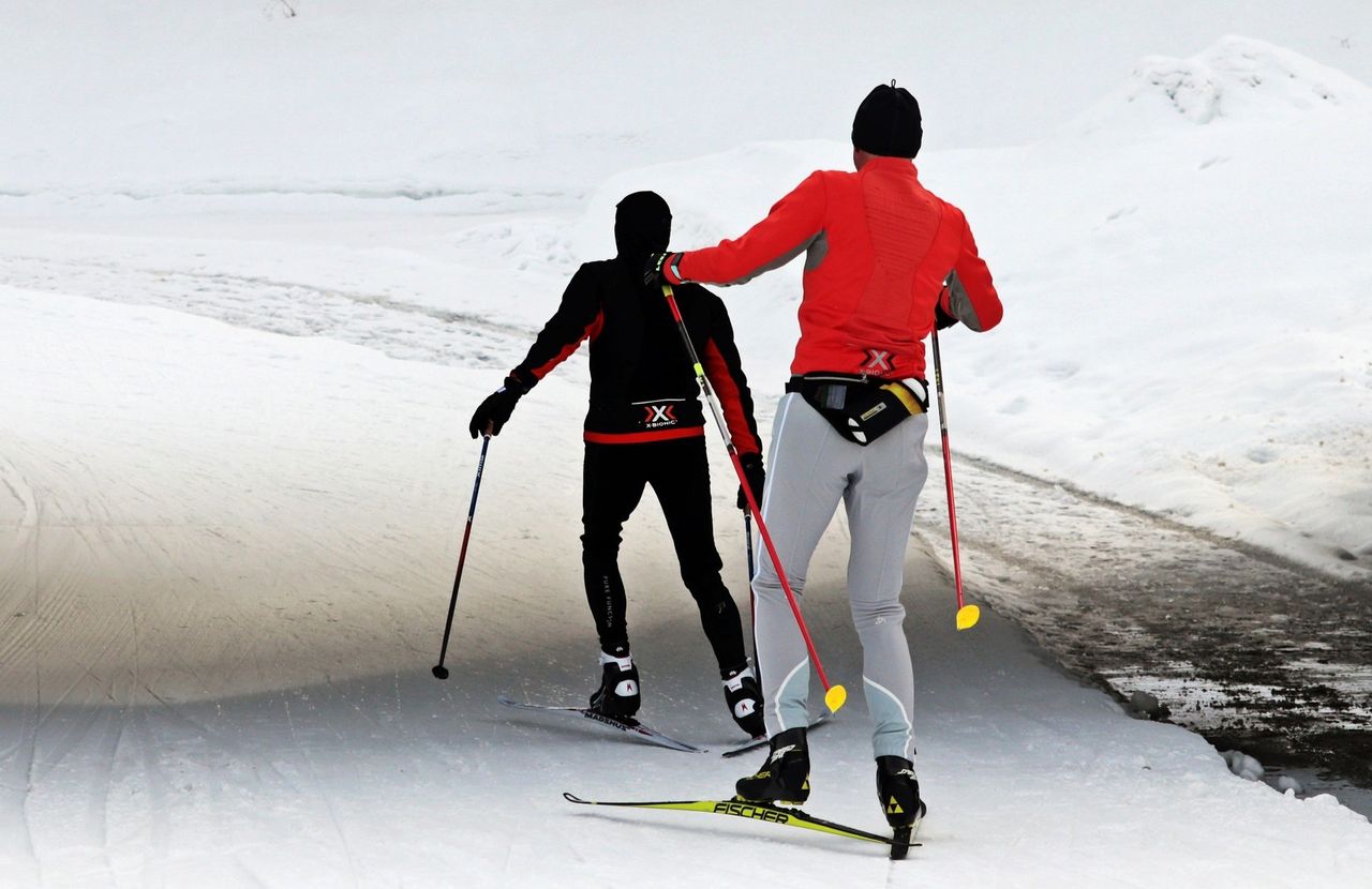 Narty biegowe. Ciekawy sport nie tylko na zimę