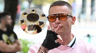 Bart Pniewski pochwalił się "skromną" kolacją. Na talerzu rarytasy za SETKI złotych i… koc Louis Vuitton w tle