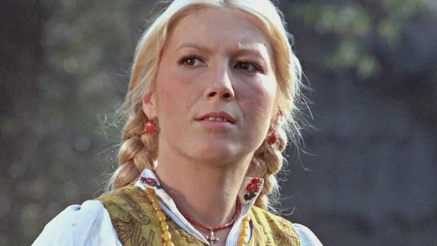 Emilia Krakowska w serialu "Chłopi" (1973)