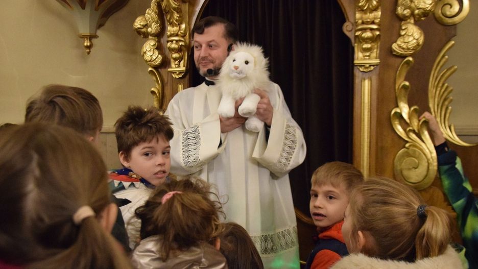 Roraty 2025 w kościele św. Marii Magdaleny w Tychach, który stał się bazyliką mniejszą