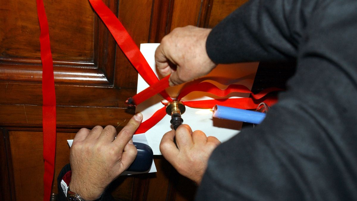 Opieczętowali apartamenty papieża. Jest nagranie