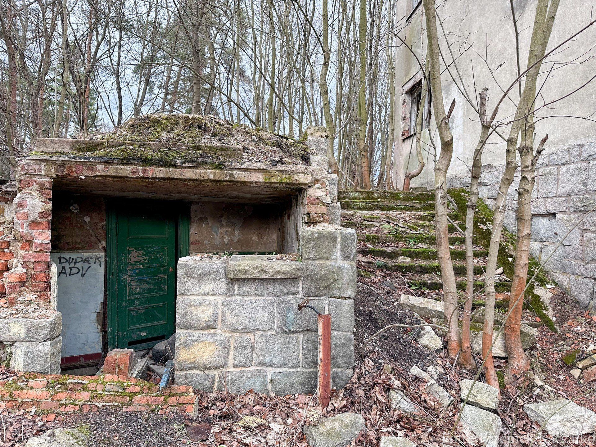 Opuszczony hotel &#34;Nad Zaporą&#34; w Pilchowicach
