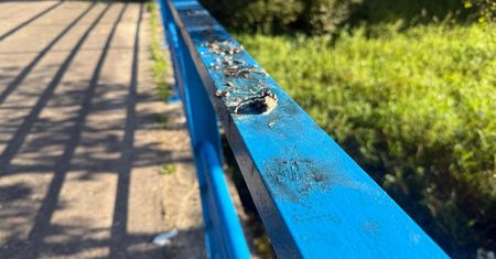 Leśnicy odnowili mostek pod koniec czerwca. Tak wygląda dzisiaj. Kto to zrobił?