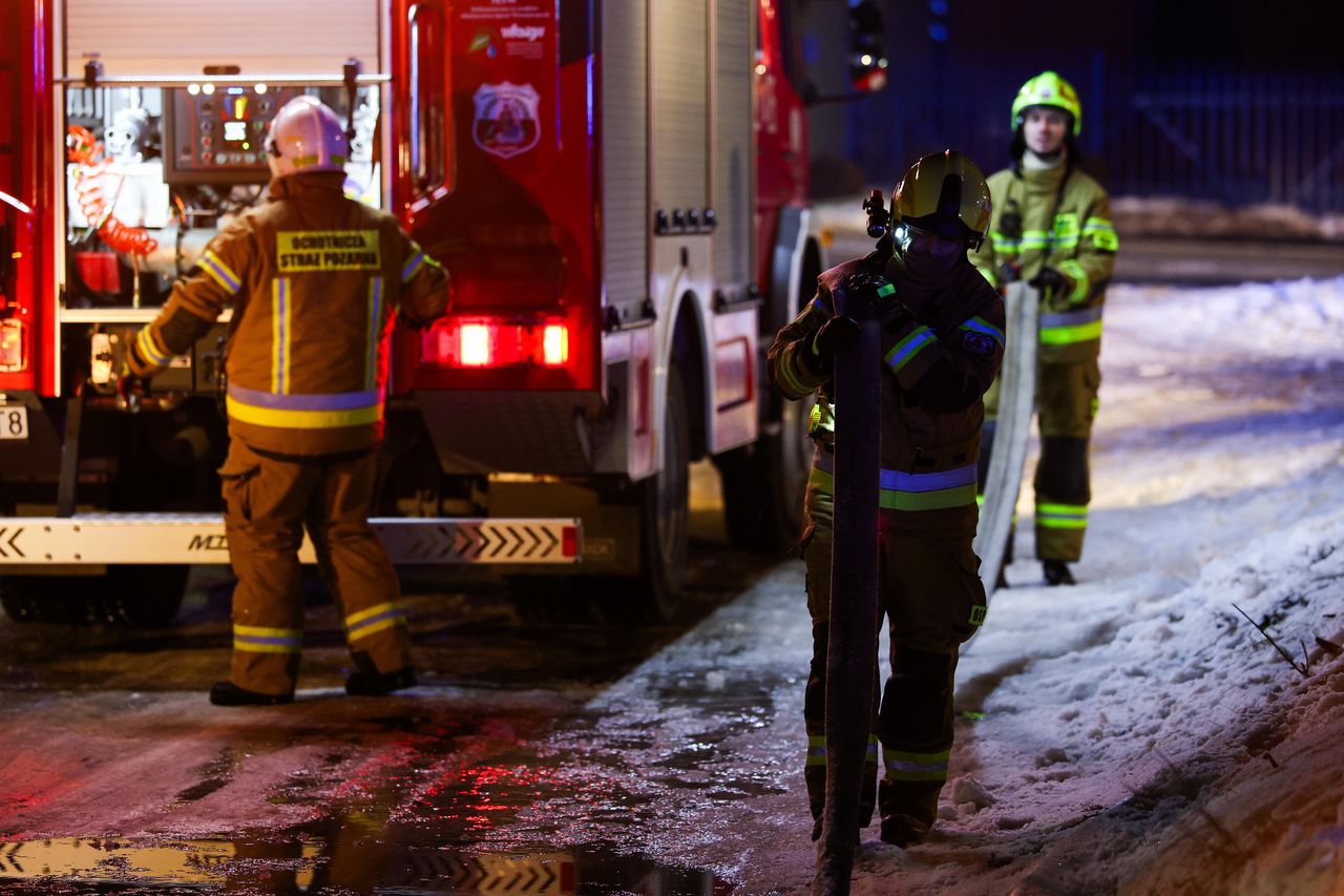 Wjechał pod prąd na A4. Strażacy ewakuowali rannego