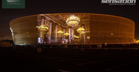 Wrocław. Kino samochodowe na stadionie. Największy ekran w Europie