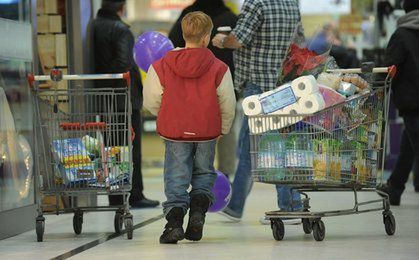 Ceny, lokalizacja i przyzwyczajenie. Tak Polacy wybierają sklep