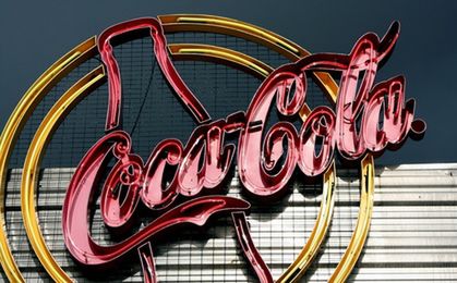 Butelka Coca-Coli z trzciny cukrowej. Jest w 100 procentach ekologiczna