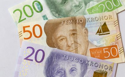 Szwedzka korona: Riksbank uruchamia nowe maszyny drukarskie. Złoty i tak traci