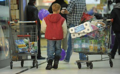 Nastroje konsumenckie coraz lepsze. Polacy liczą na odłożenie gotówki