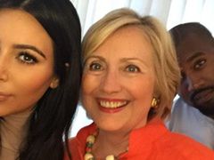 Kim Kardashian zrobiła selfie z Hillary Clinton