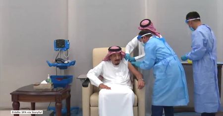 Król Arabii Saudyjskiej zaszczepiony przeciwko koronawirusowi