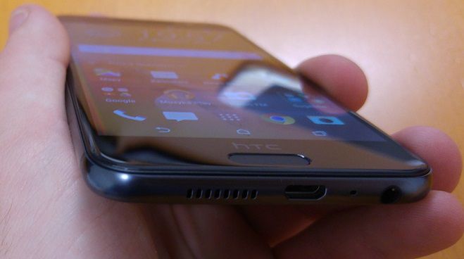 HTC A9 już oficjalnie! Rzeczywiście podróbka iPhone'a? Mamy zdjęcia i dane