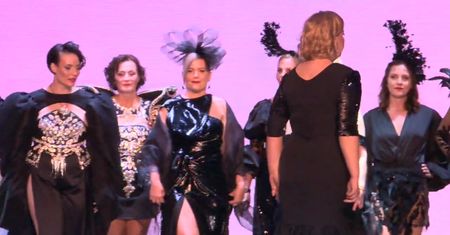 Pacjentki onkologiczne jako modelki na charytatywnym pokazie we Wrocławiu