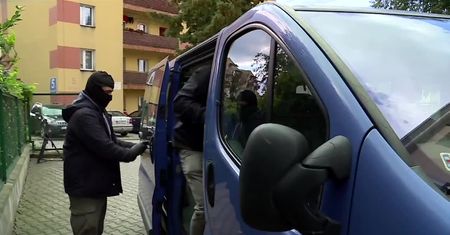 Brutalny atak tasakiem na rowerzystę Leżajsku.