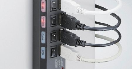 Japoński hub USB z włącznikami portów i nie tylko