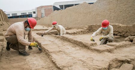 Archeolodzy znaleźli dobrze zachowaną drewnianą rzeźbę w Huaca Takaynamo