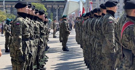 15 Sierpnia w Polsce. Święto Wojska Polskiego i Wniebowzięcia Najświętszej Maryi Panny.